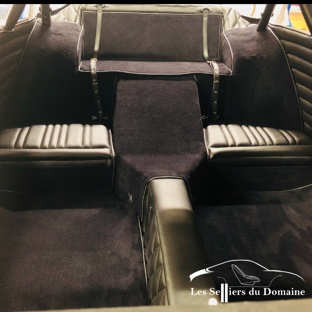 Alpine A110 rear seats