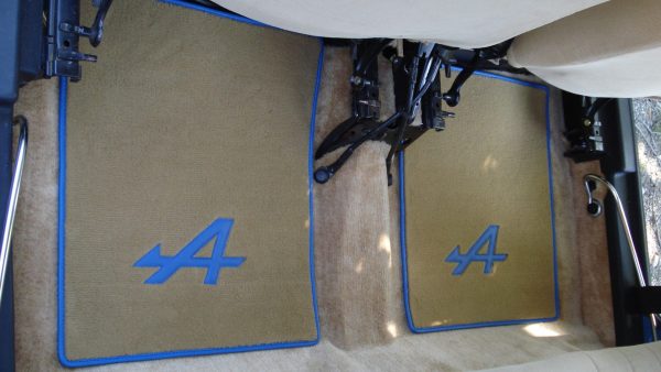 renault 5 turbo R5T1 5RT2 R5T on carpet R5A Alpine blue beige
