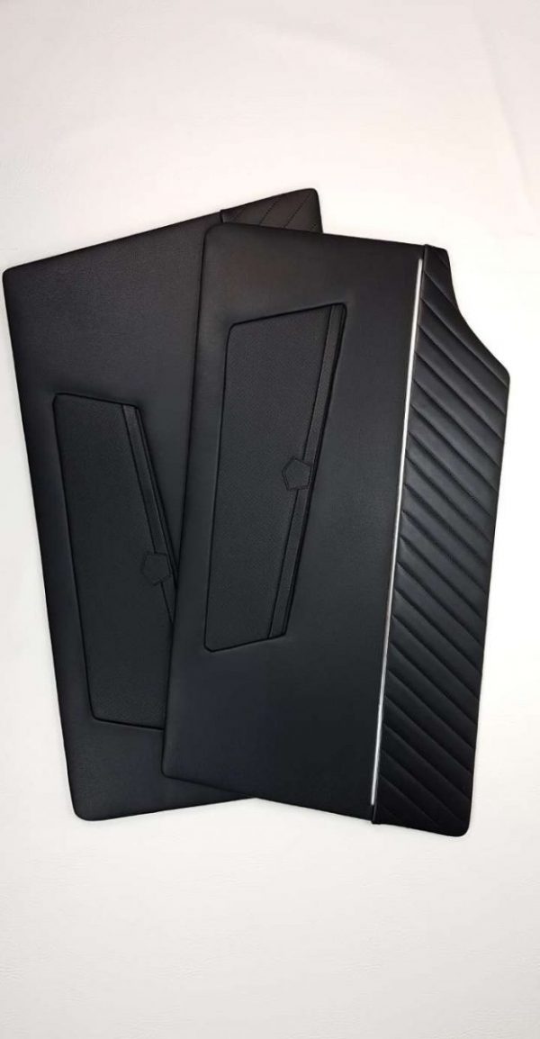 Simca 1200's black door